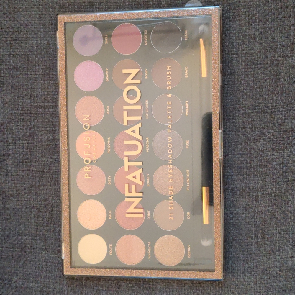 Profusion Cosmetics Infatuation 21 Shade Eyeshadow Palette and Brush. Brand New